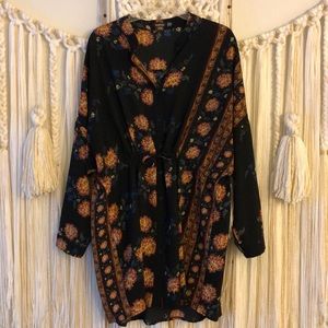 Floral tunic with cinched waist